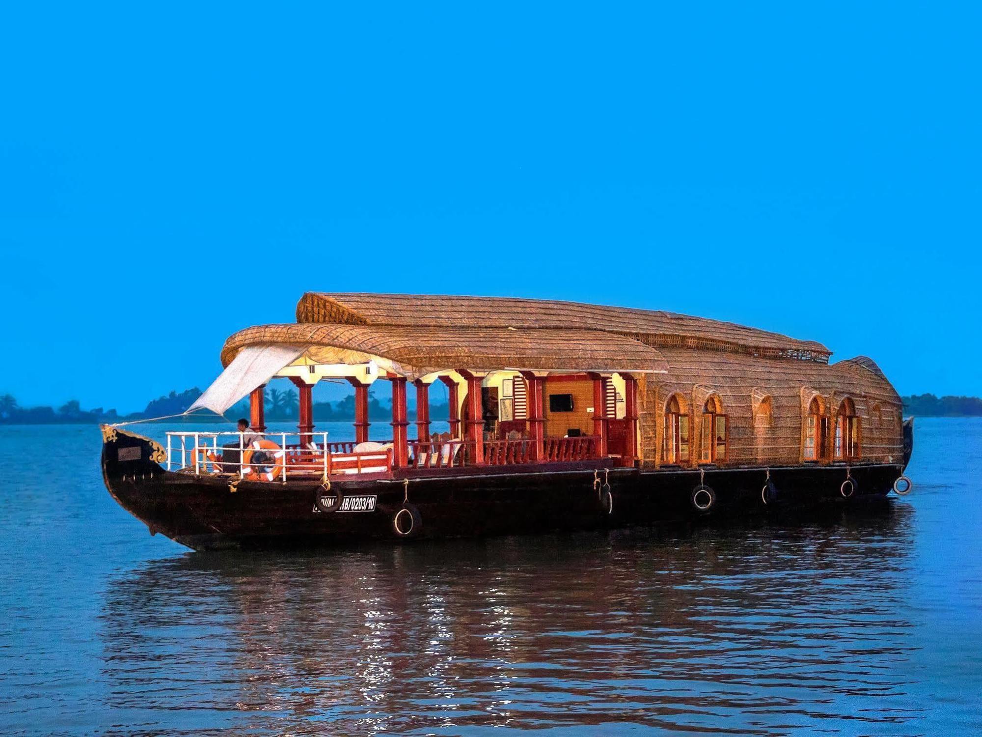Aqua Jumbo Houseboats Hotel Kumarakom Kültér fotó