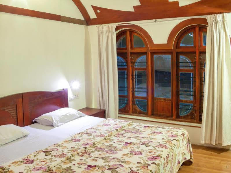Aqua Jumbo Houseboats Hotel Kumarakom Kültér fotó